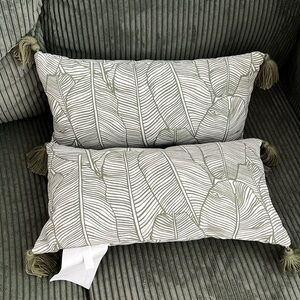 Decorative pillows